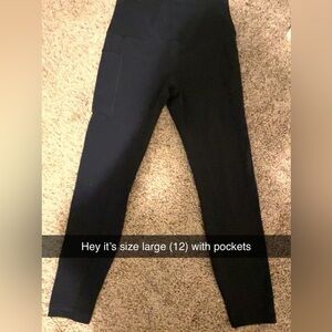 Hey Nuts leggings , these are the best leggings !! Size large with pockets.